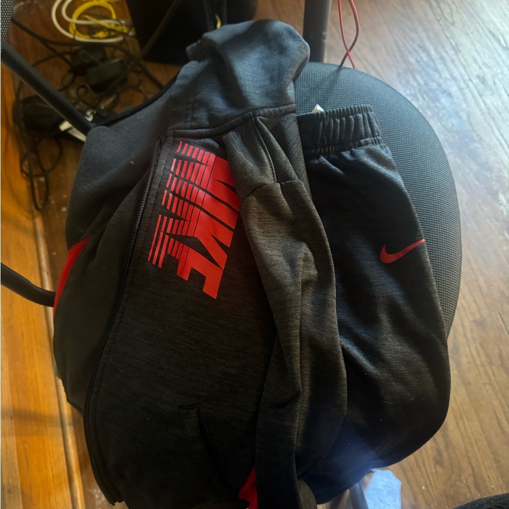 Assorted Clothing Collection - Picture 10 of 10